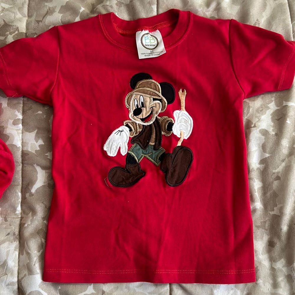 Safari Mickey Tee🖤